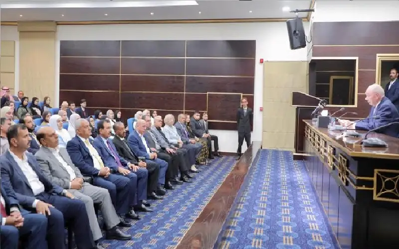 الفايز يدعو الشباب الأردني إلى التصدي