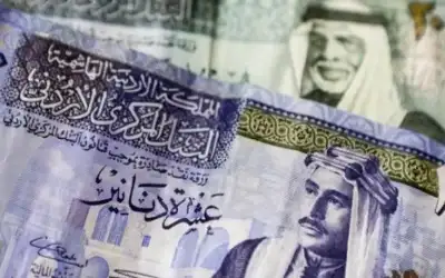 كوادر الدفاع المدني والشرطة تنقذان شخصين