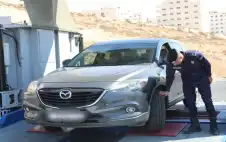 التدقيق على أكثر من 100 ألف