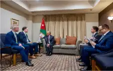 الملك يجتمع في أستراليا بممثلي جمstrongعيstrongة