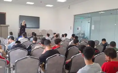 خبير ممن اعدوا لقاح أسترازينيكا يحذر: