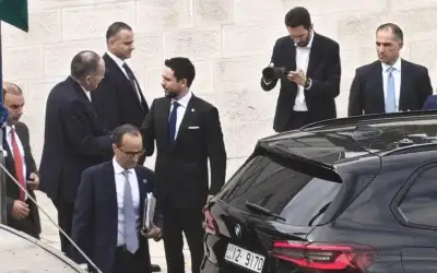 فرنسا لن تستخدم أسترازينيكا ضد المتحورات