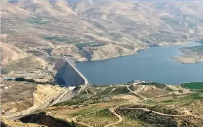 الذهب يرتفع 1.2% لكنه يتجه نحو