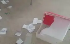 تكسير صناديق الاقتراع يوقف انتخابات عشائرية