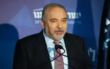 ليstrongبرماstrongن يتوعد نتنياهو بإزاحته وتمرير قانون