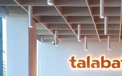 عزل العمارة السكنية التي يقطن فيها