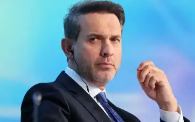 السلمون يأكل الدجاج.. ما الذي يحدث