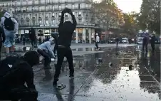 شرطة باريس: فرض حظر تجول جديد