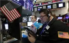 ارتفاع وول ستريت.. ومؤشرات أوروبا تعاني
