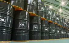 النفط يرتفع بأكثر من 1% وسط