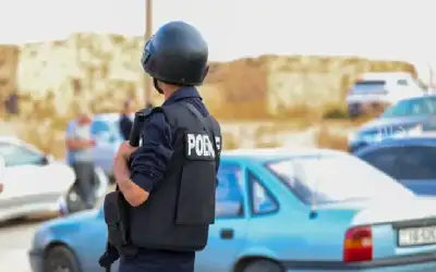 اعدد ستا بين يدي الساعة