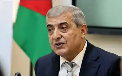 جثة شاب في مركبة بالمقابلين