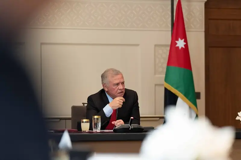 صحيفة نيسان ـ الملك يوجه الحكومة بمراجعة سياسات مكافحة
