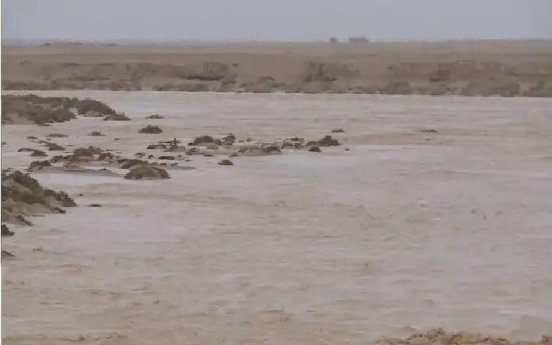 الأرصاد تحذر من السيول في البحر