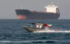 الجيش الإيراني: حريق في ناقلة نفط