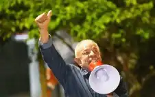دا سيلفا: فوز لstrongلبstrongرازيل يمتد إلى