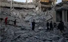 إيران بين الصفقة والقصف.. هل يstrongعيstrongد