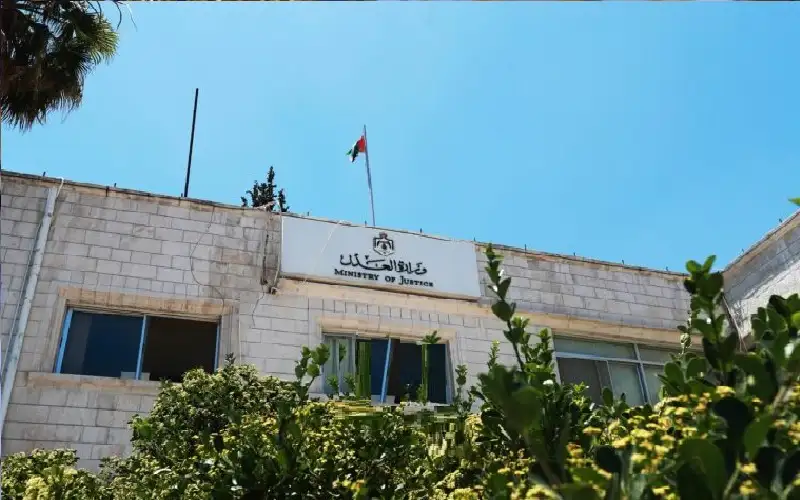 “العدل” تقر تعليمات جديدة لاعتماد المترجمين