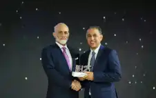 مؤسسة ومركز الحسين للسرطان يكstrongرمstrongان زين