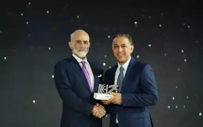 الفايز ينقل رسالة خطية من الملك