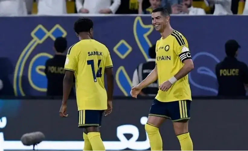 هاتريك رونالدو يقود النصر إلى عبور