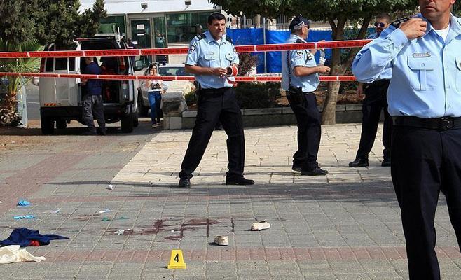 إسرائيلي يطعن آخر ظنا أنه فلسطيني
