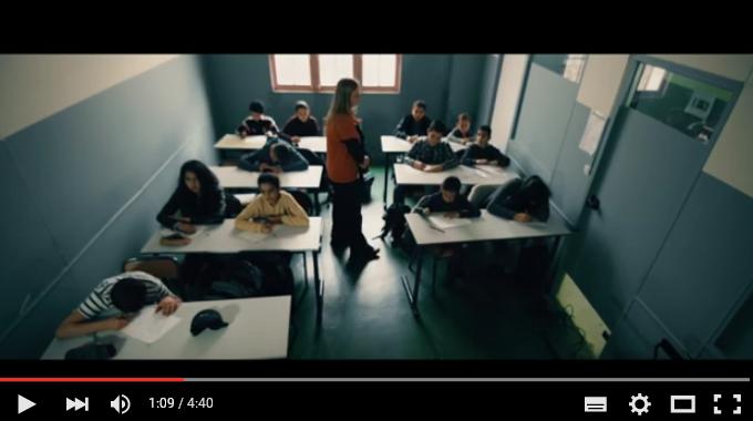 شاهد ماذا فعل هذا التلميذ عندما