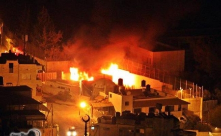 فلسطينيون يحرقون قبر يوسف المقدس لدى