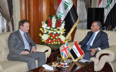 العبيدي يبحث مع بيكر الدعم البريطاني
