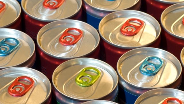 القهوة ومشروبات الطاقة قد تدمر جمال