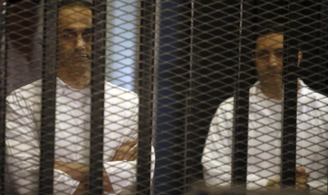إخلاء سبيل علاء وجمال مبارك في