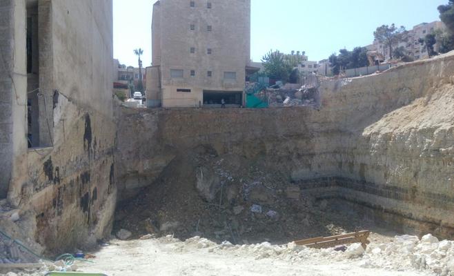 إخلاء عمارة في صويلح حفاظا على