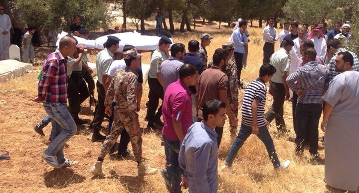 ذيبان.. الحمايدة يشيعون جثمان الشهيد علي
