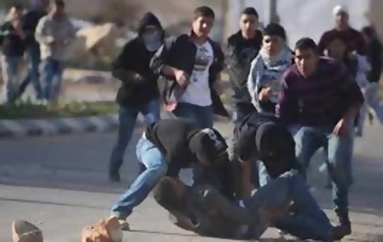 إصابة 15 فلسطينيا برصاص الاحتلال في