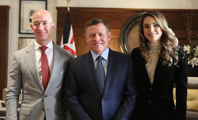 الملك يستقبل المؤسس والرئيس التنفيذي لشركة