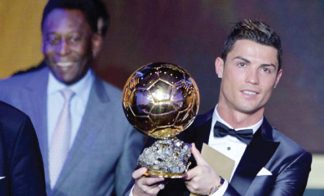 جائزة الكرة الذهبية 2016: رونالدو يؤكد