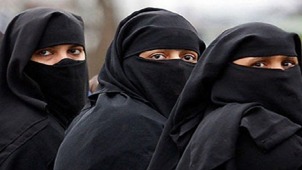 فتيات يكشفن طرق تحايلهن للهروب من