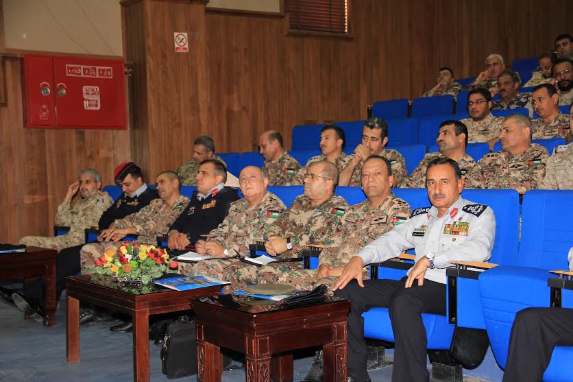 وفد من كلية الدفاع الوطني الملكية