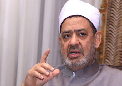 الأزهر يدين هجمات باريس ويطالب بدعم