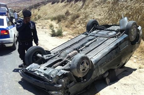 إصابة (4) أشخاص اثر حادث تدهور