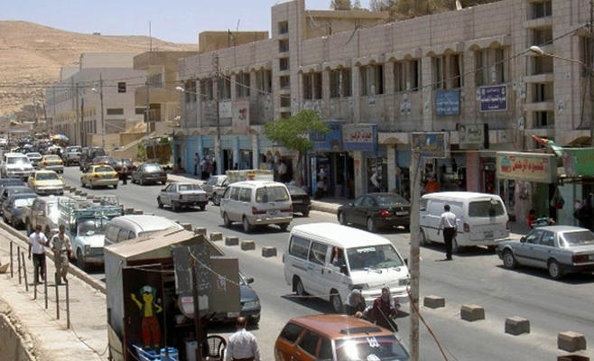 مطالب بتحويل الحركة المرورية على الشارع