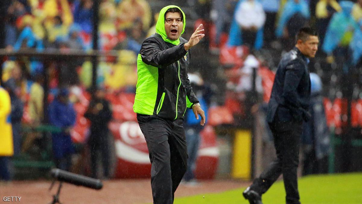 فريق مكسيكي يقيل مدربه مرتين في