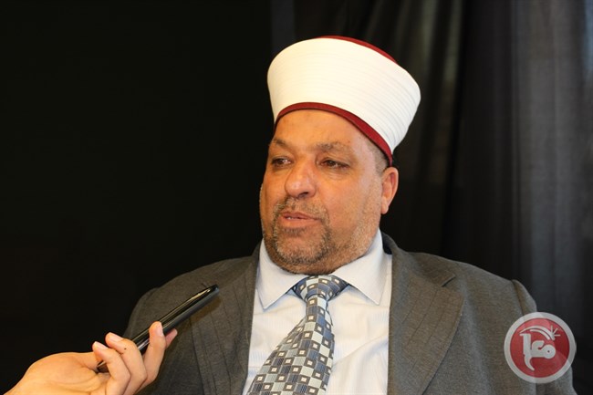 ادعيس: حاخامات إسرائيل أفتوا للنساء إرضاع