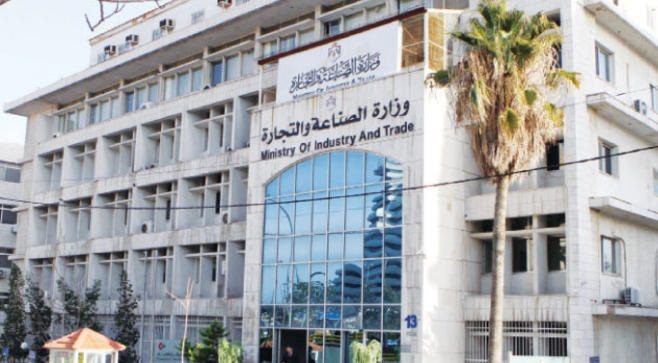 الصناعة تكثف الرقابة على الأسواق خلال