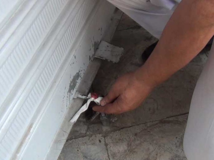 الصحة تغلق مطعما في العقبة