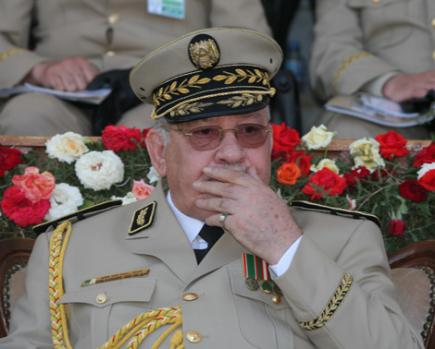 الجيش الجزائري يدعو عناصره للتصدي للأخطار
