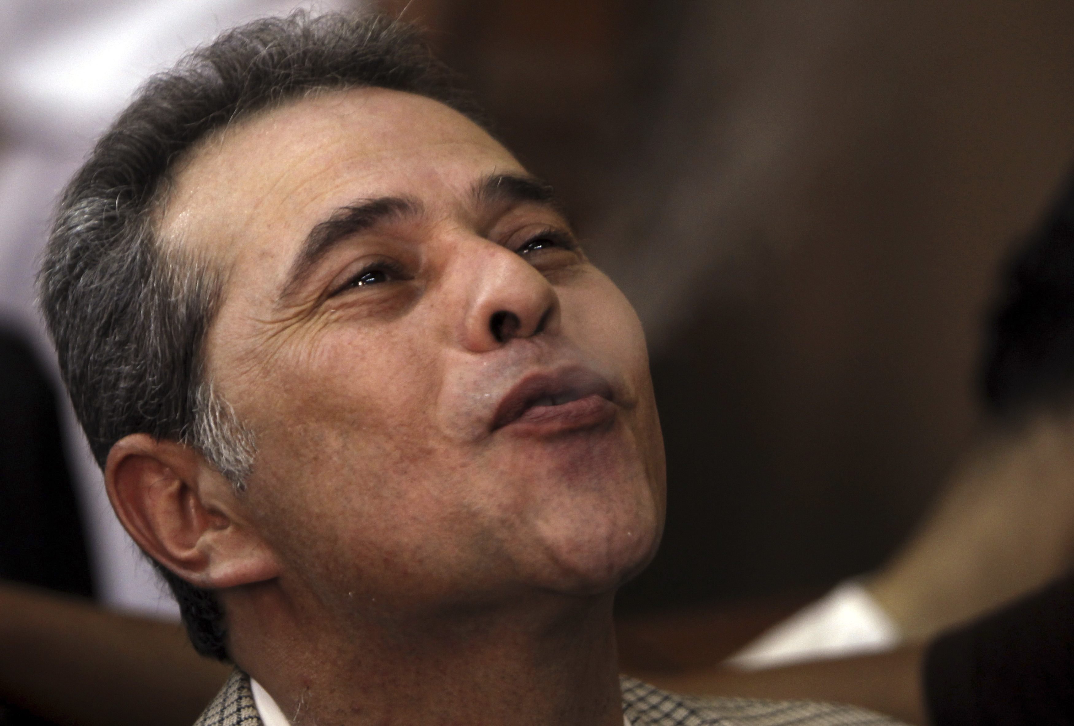عكاشة يهدد بـ (مليونية) ليترأس البرلمان