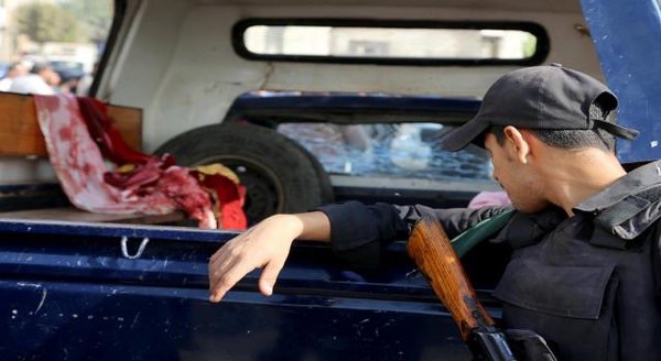 مصر: مقتل مسلح وإصابة سائحين بهجوم
