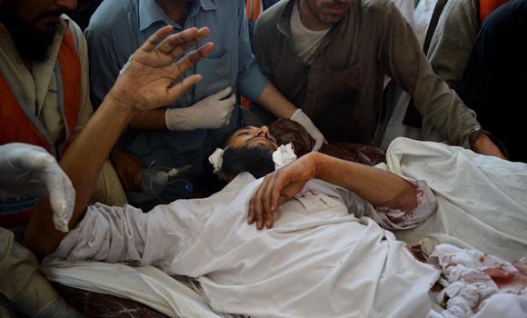 Blast kills 17 as Pakistani Taliban