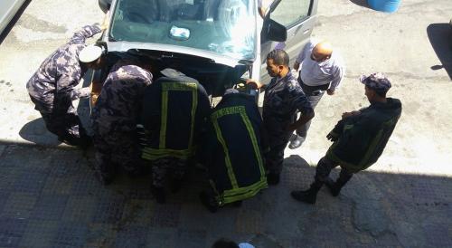 الدفاع المدني ينقذ قطة في تلاع